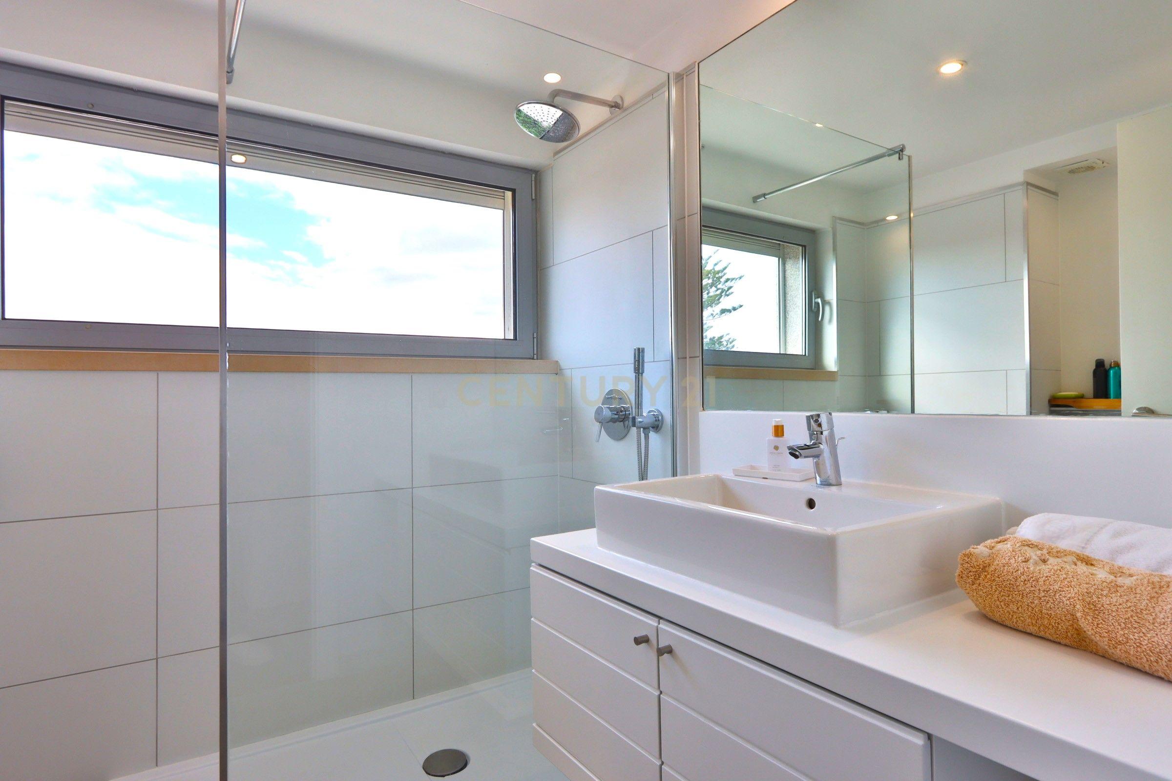Fabuloso T4 em Condomínio Privado com Piscina em Oeiras, vista de mar. - Image 23