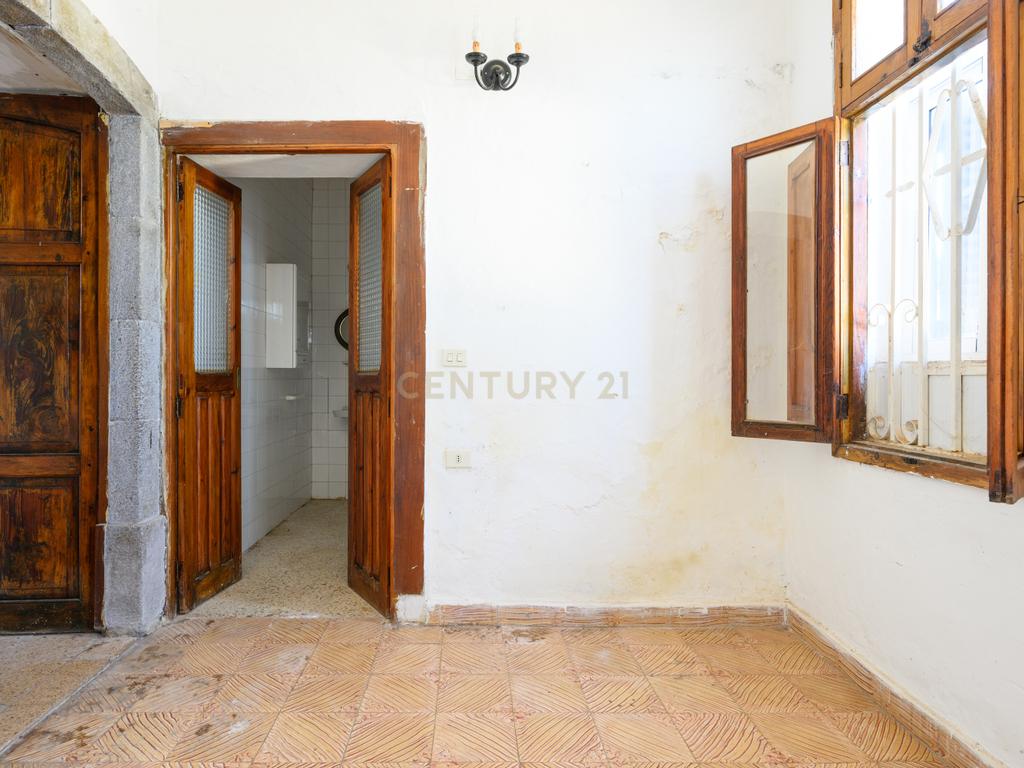  - Image 12