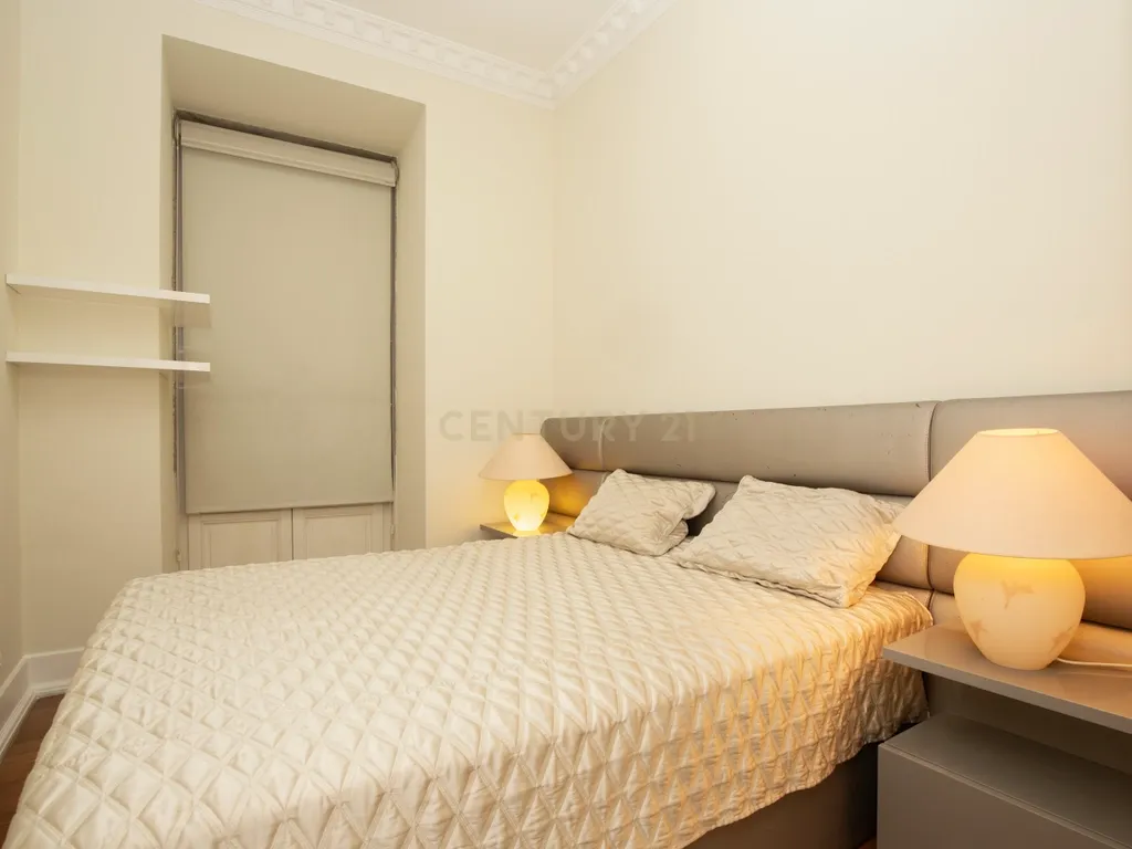 *Apartamento Exclusivo em Edifício Tradicional de Lisboa* - Image 17