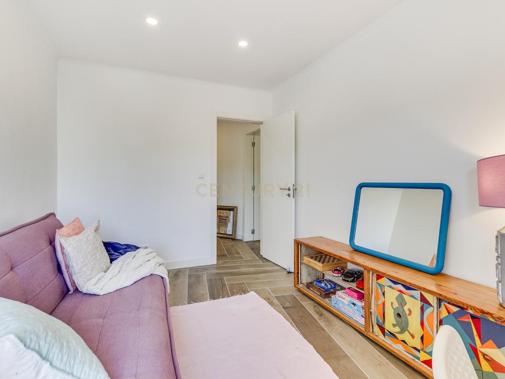 Apartamento T4 com 3 Suites, em zona Prime de Algés - Image 22