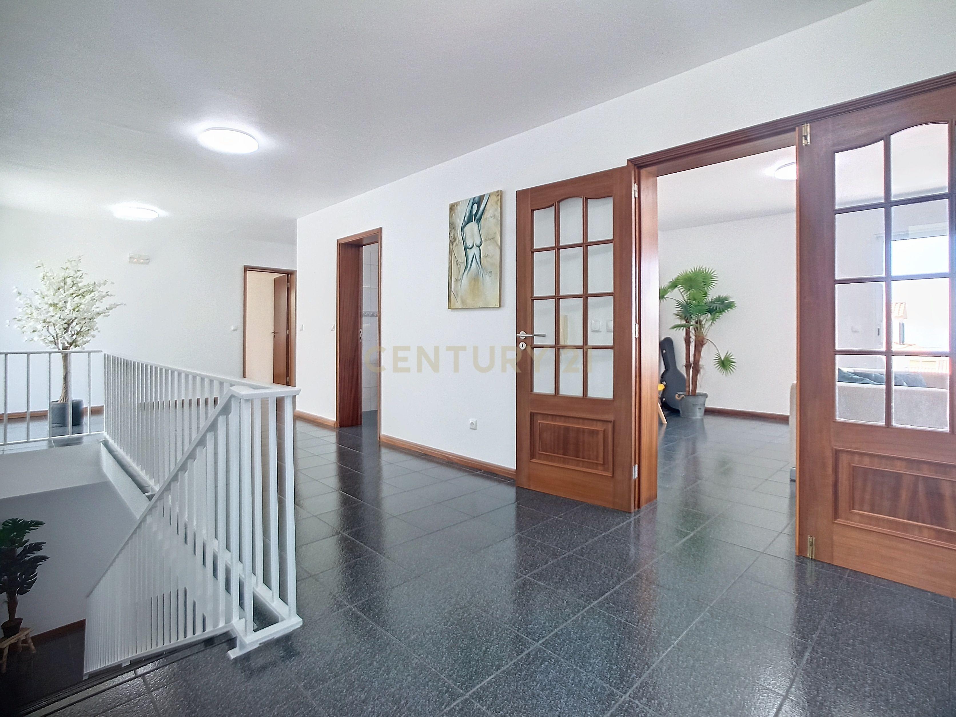 Moradia T4 em Povoação - Image 19