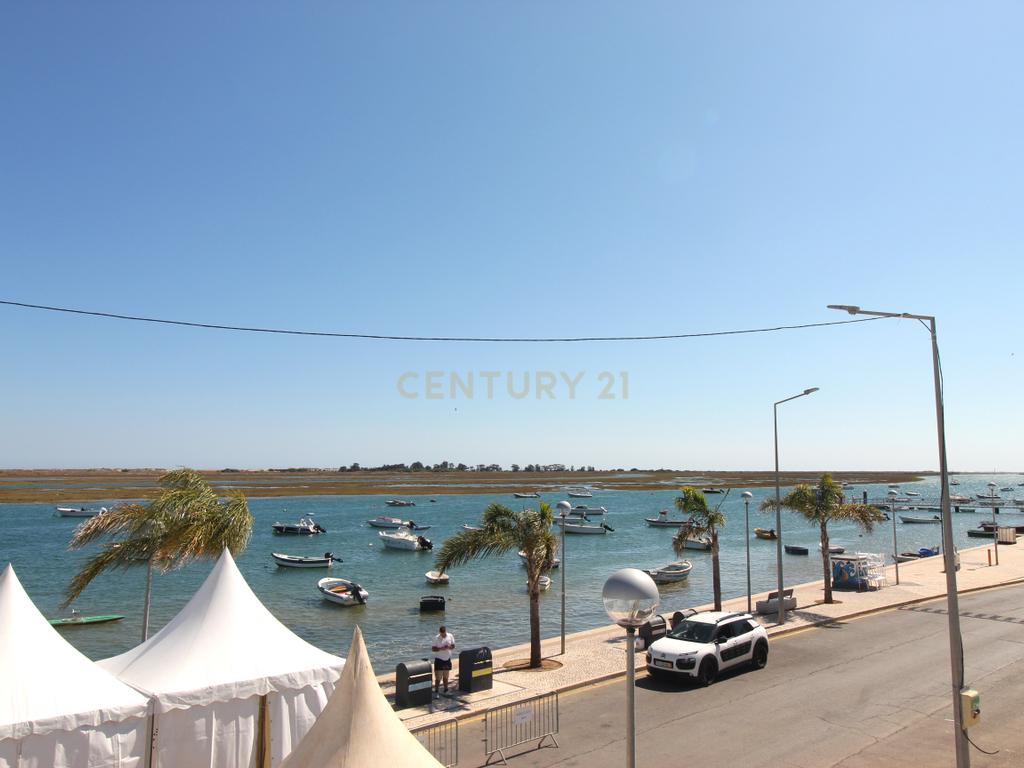 Moradia tradicional, 184 m2, em primeira linha de Santa Luzia. - Image 24