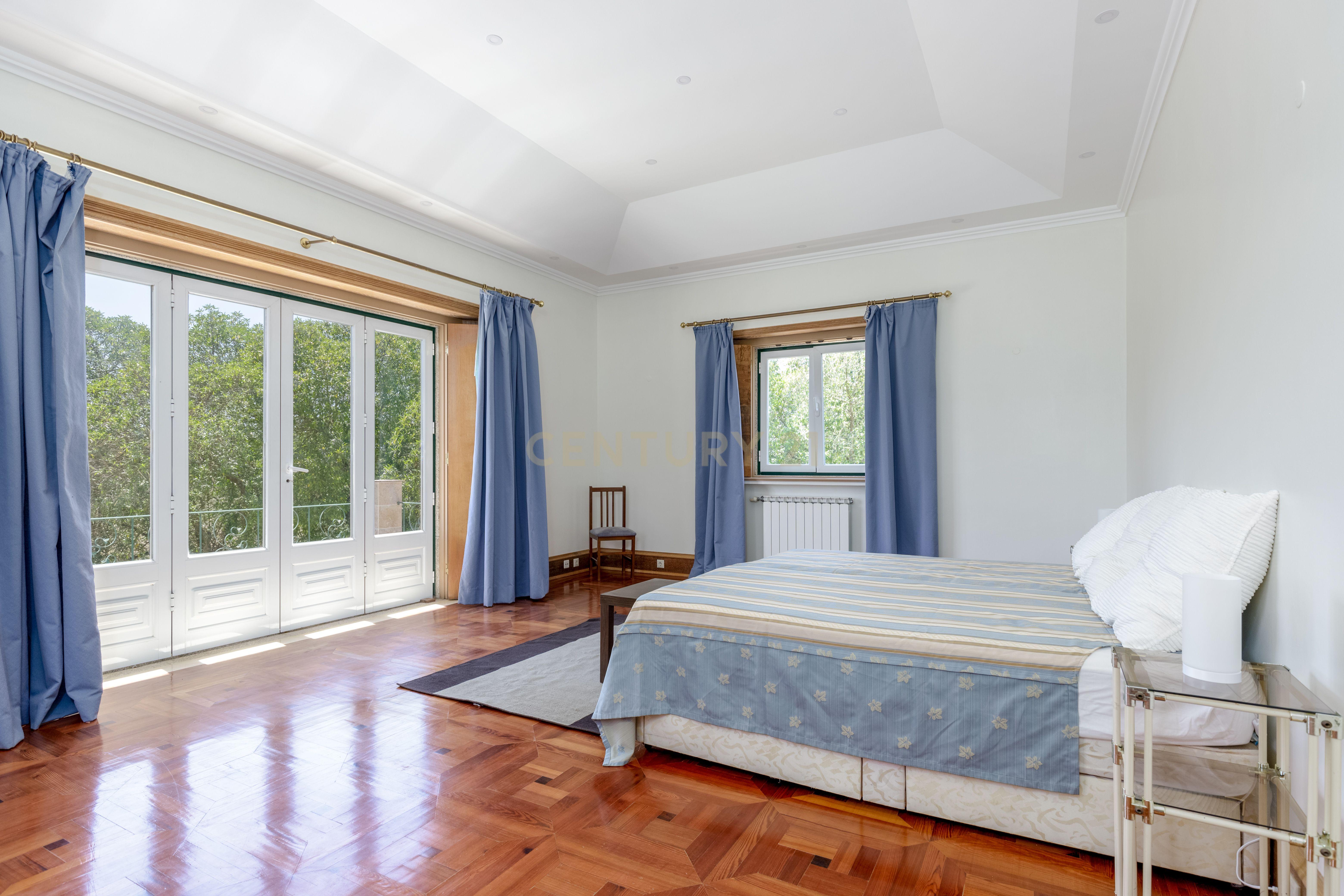 MORADIA T4 + 1 COM JARDIM, VÁRZEA DE SINTRA - Image 24