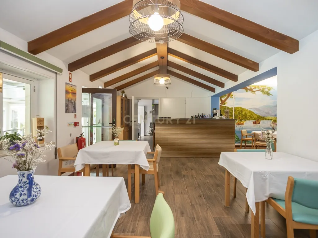 Fantástica Moradia Versátil com Piscina e Jardim, junto a serra da Arrábida – Setúbal - Image 18