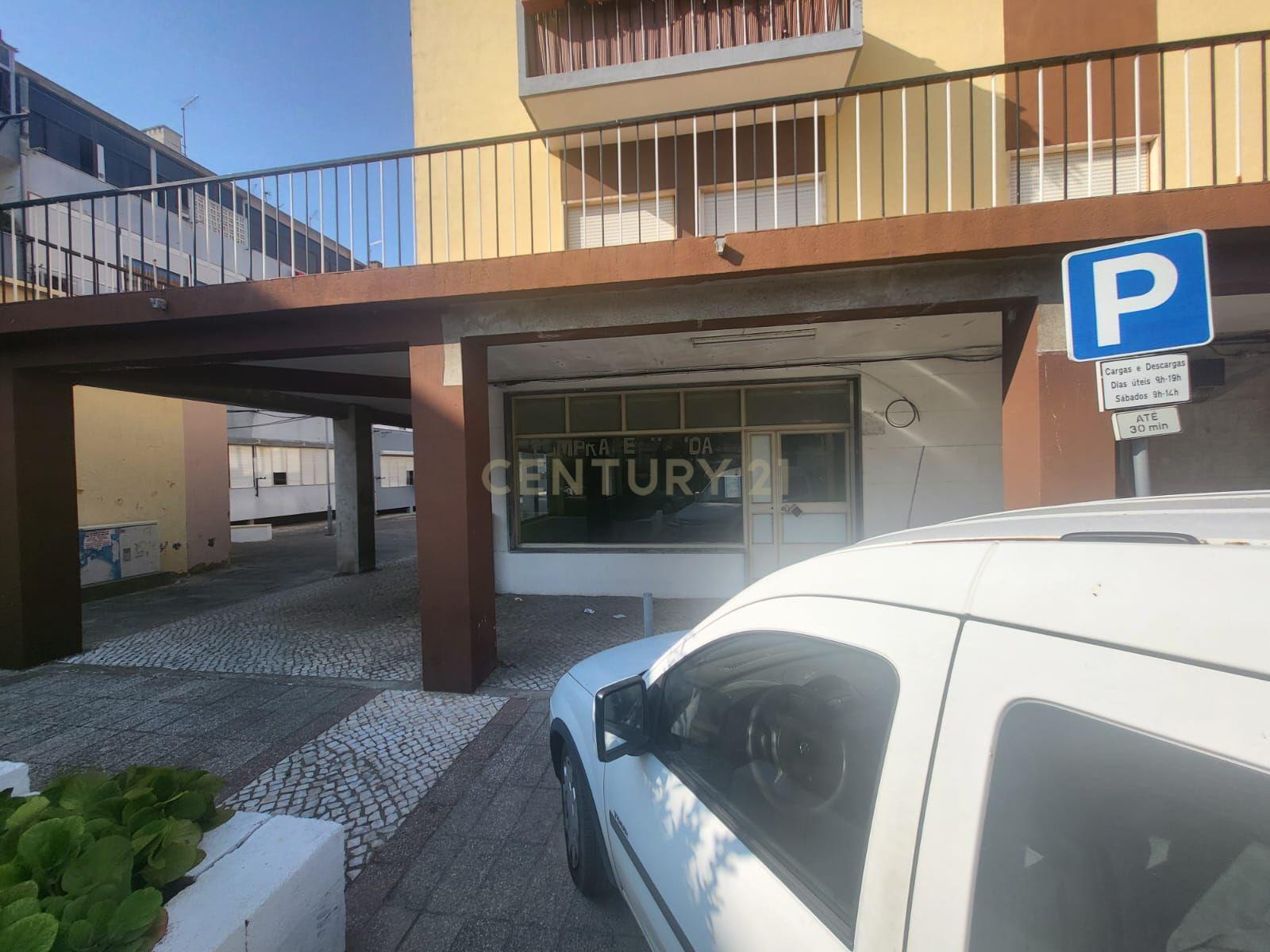 Fotografia 3 de Loja para Arrendamento | 142,74 m² | Baixa da Banheira | 1200€/mês