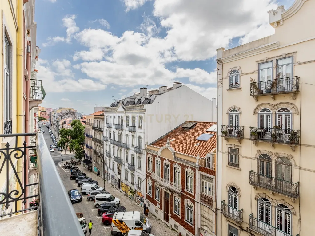 Apartamento T4 Renovado em Santo António, Lisboa — Onde a elegância se sente em cada detalhe - Image 38