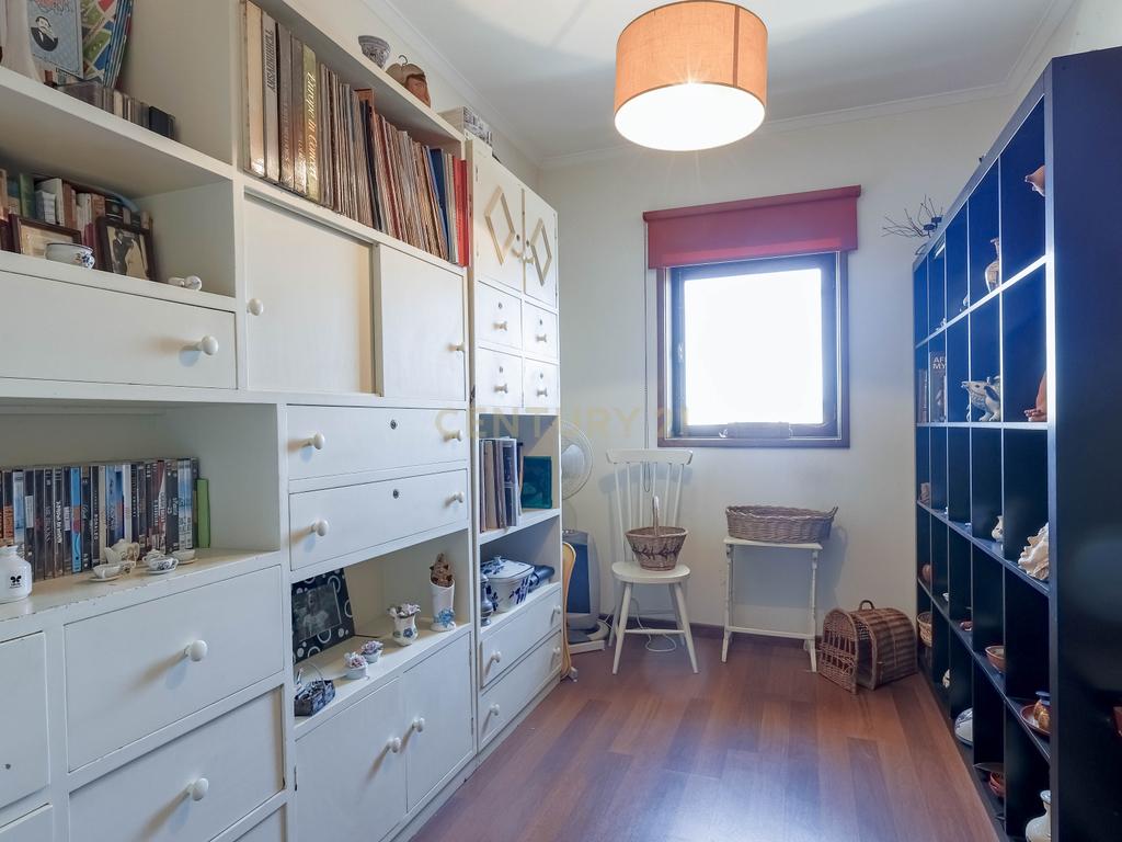 Apartamento T4 com Elevador e Vistas Deslumbrantes em Matosinhos Sul - Image 17