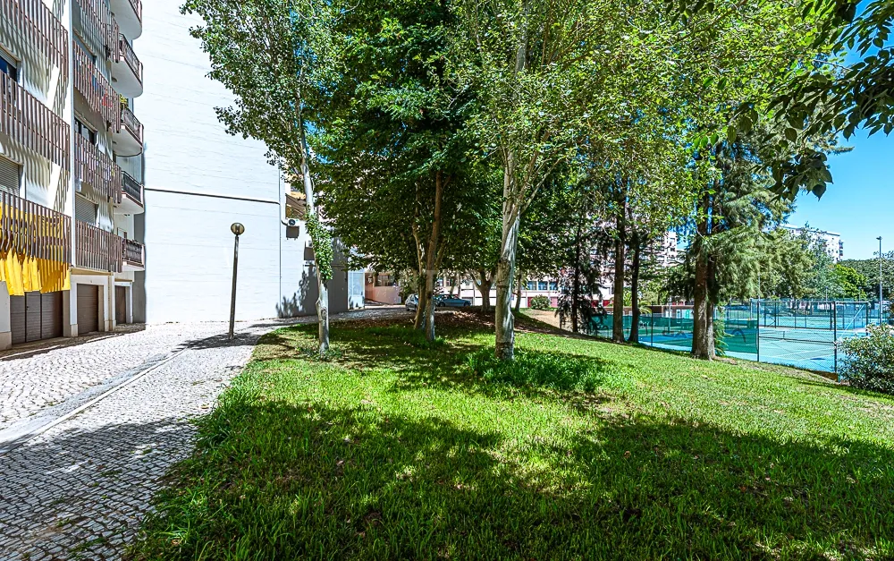 Apartamento de 4 assoalhadas em Zona Premium c/ 122m2 VANICELOS - SETUBAL - Image 9