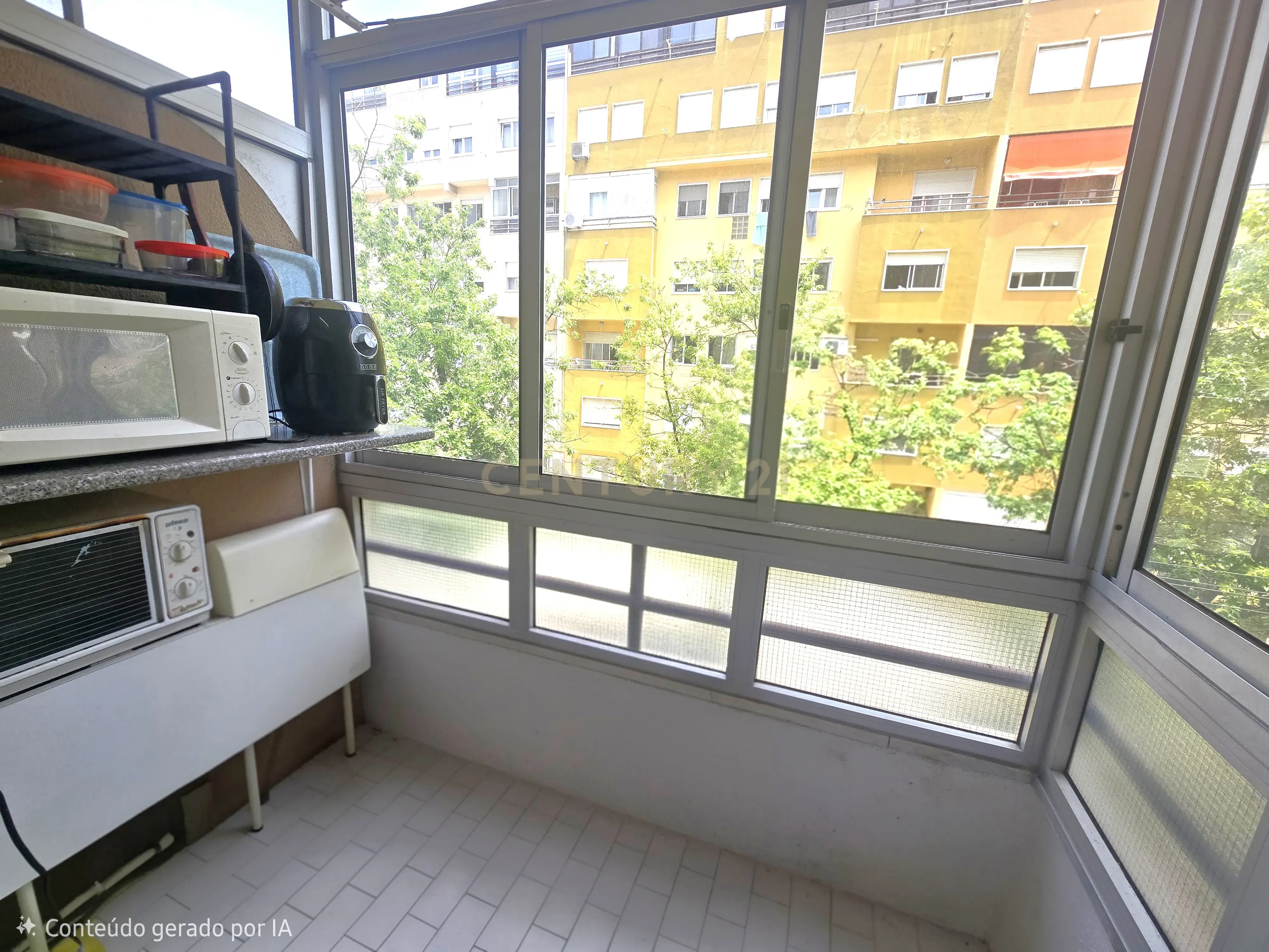 Fotografia 10 de Apartamento T1 na Ramalha em Almada com Varandas e Elevador