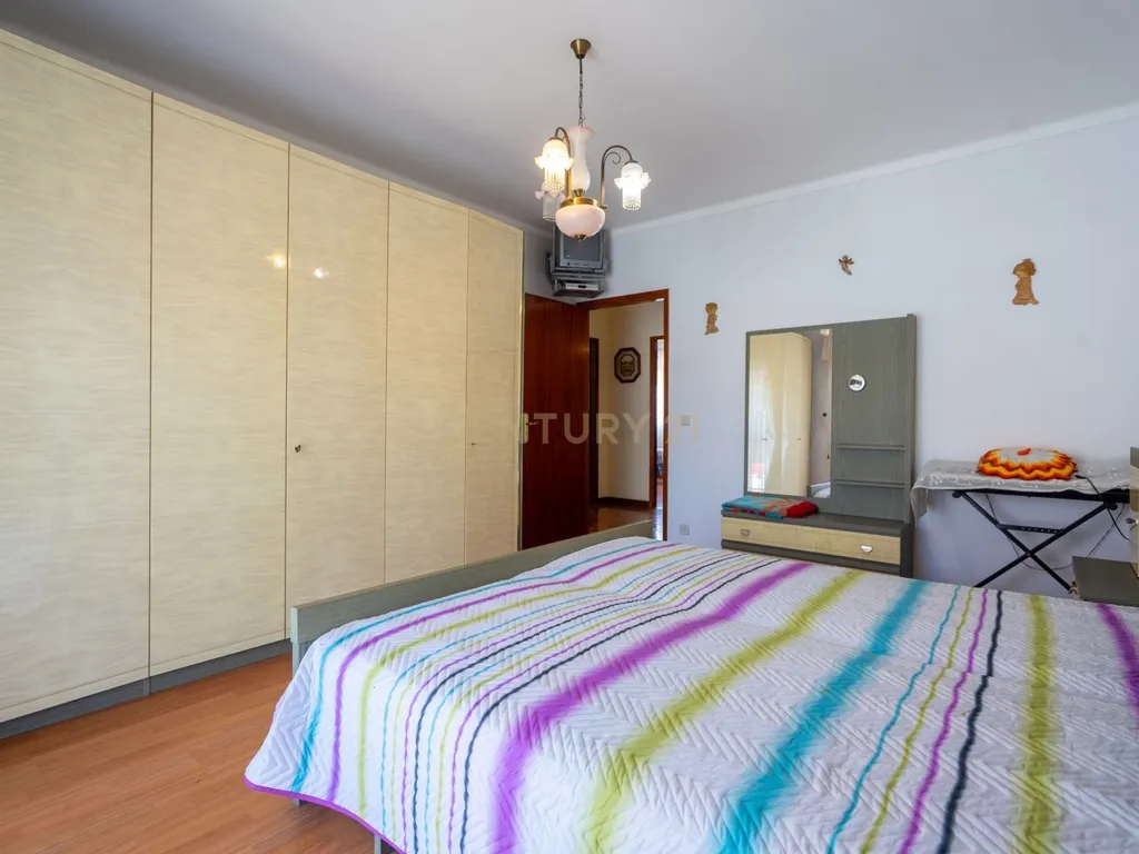 Moradia T3 com anexos e garagem para 3 carros – Canedo, Pampilhosa - Image 12
