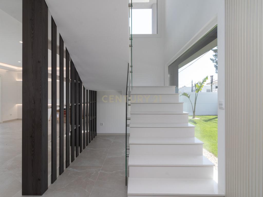 A Sua Nova Casa Está Pronta para Habitar! 🌊🏡 Moradia Nova T3 Aroeira À Beira da Praia da Fonte da Telha, na Prestigiada Aroeira - Image 26