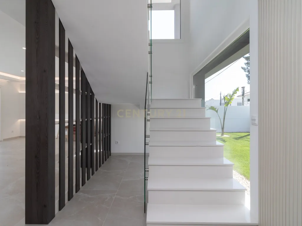 A Sua Nova Casa Está Pronta para Habitar! 🌊🏡 Moradia Nova T3 Aroeira À Beira da Praia da Fonte da Telha, na Prestigiada Aroeira - Image 26