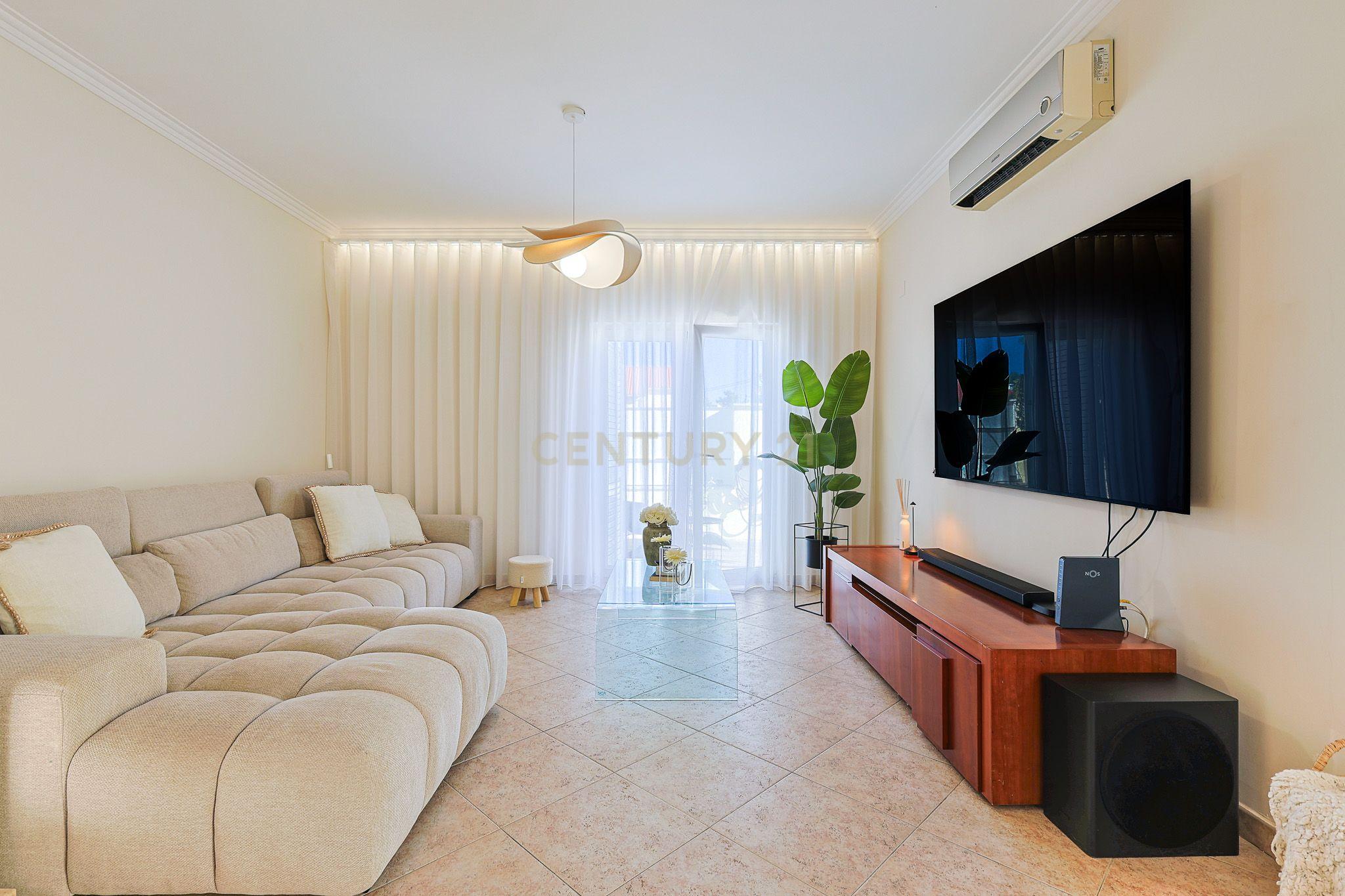 Fotografia 6 de Moradia T3 com Garagem e Espaço Exterior | Boa Água, Quinta do Conde