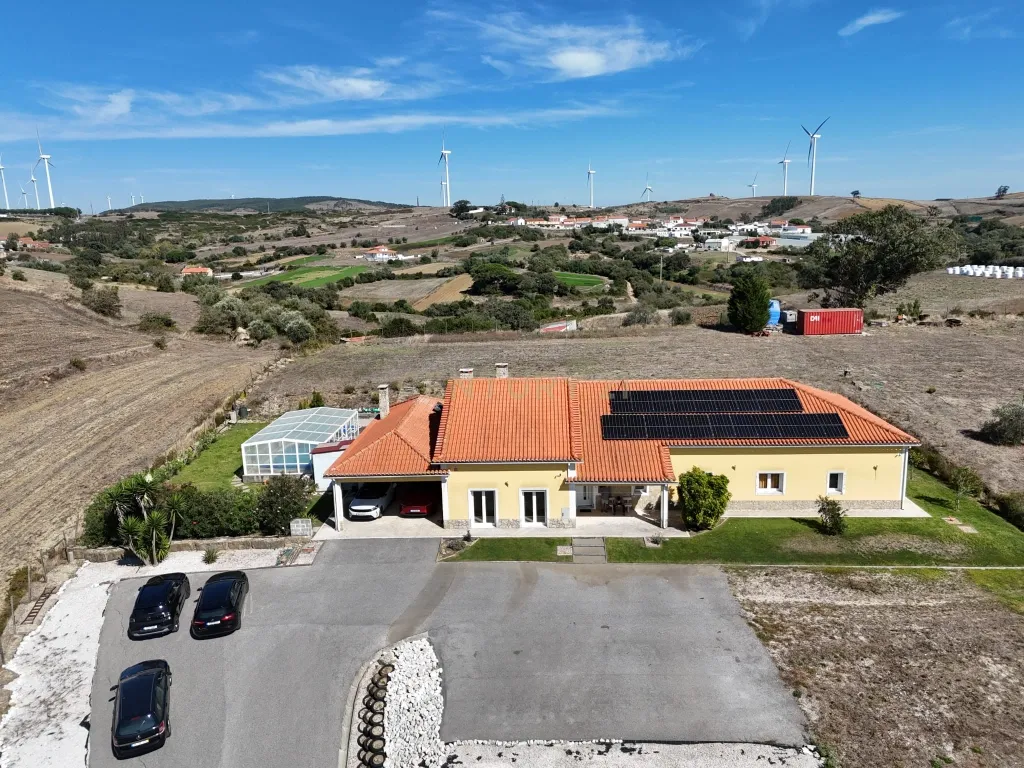 Excelente Investimento: Duas moradias térreas inseridas em terreno com 16.160 m2 - Image 19