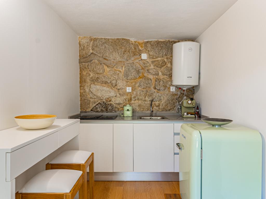 Um Refúgio no Gerês com 2 casas junto ao Rio  - Image 37