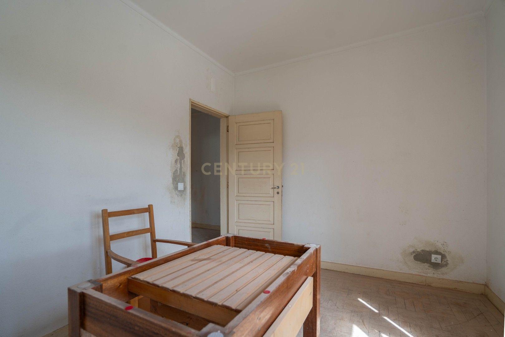 Fotografia 7 de Casa de Dois pisos com logradouro