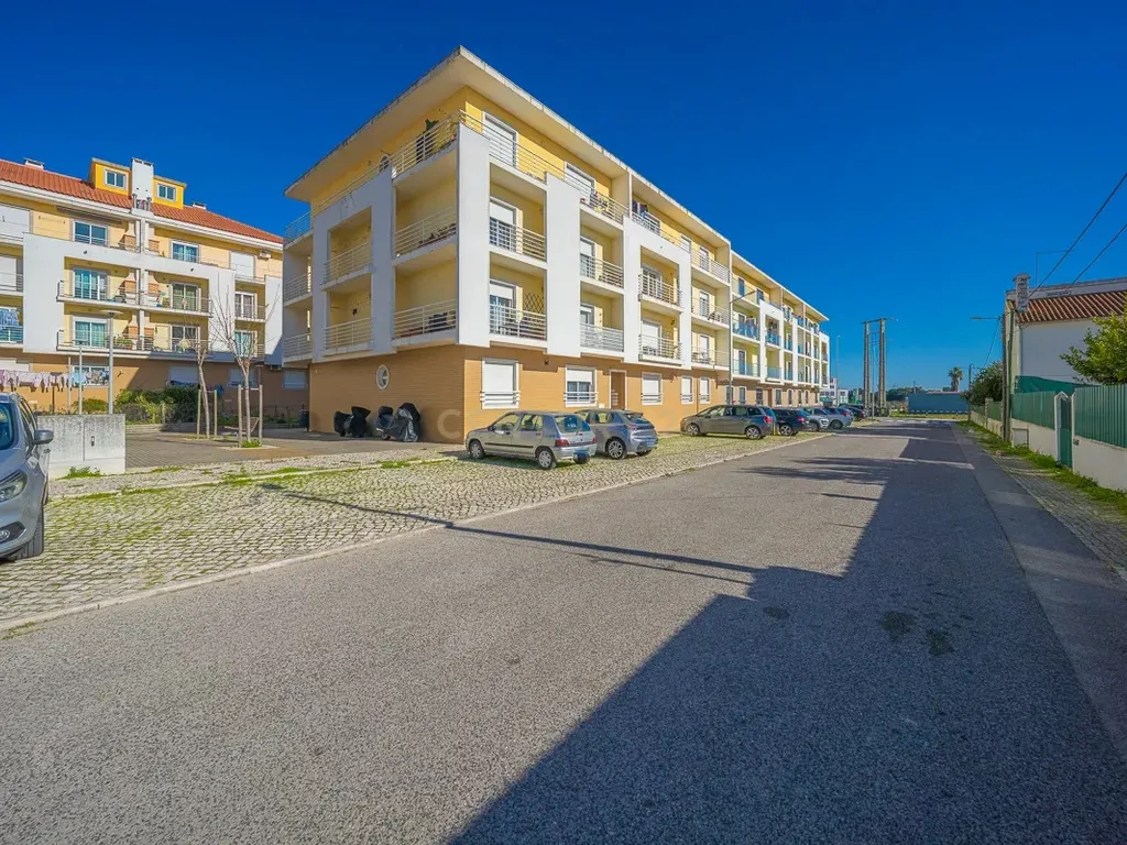 Magnífico Apartamento T4 com Duas Varandas e Arrecadação na Cascalheira, Pinhal Novo - Image 37