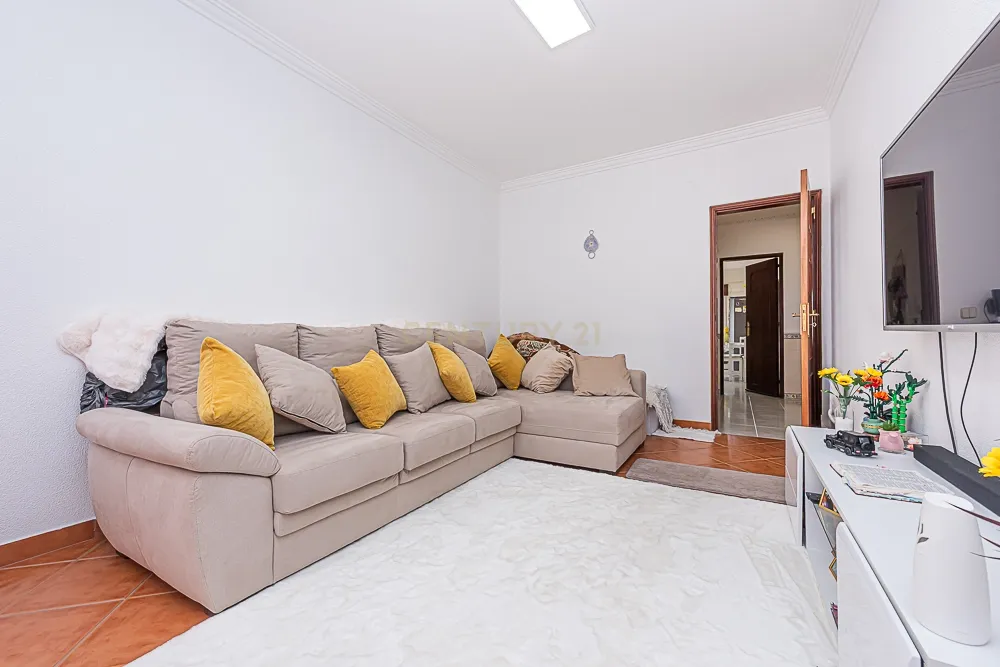 Apartamento T2 em Poço Mouro, Setúbal - Image 2