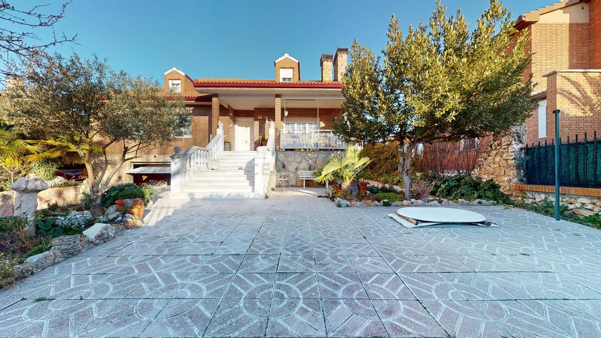 undefined - Image 1
