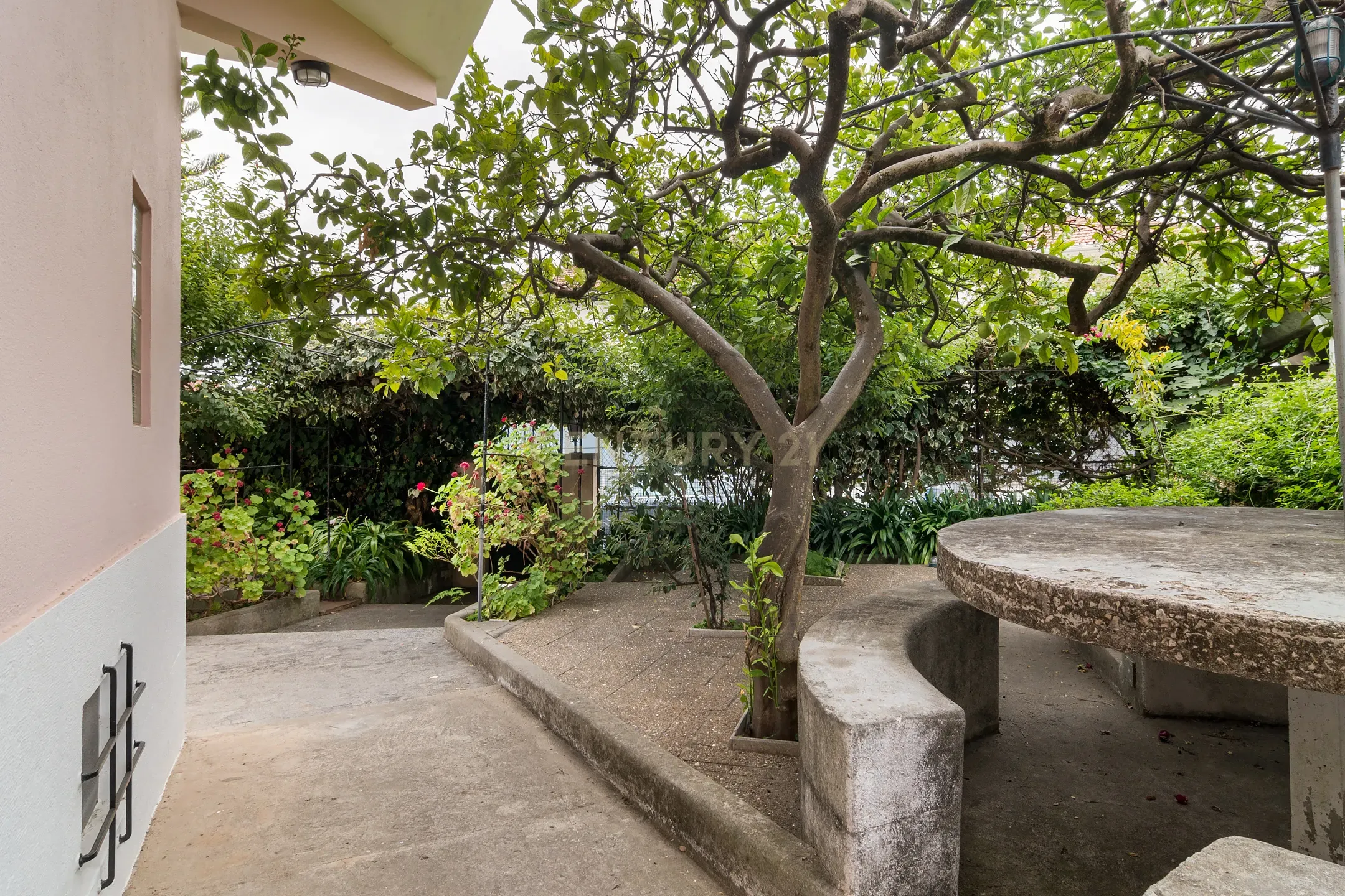 Moradia T3+2 para renovar em Alvalade, Lisboa. Em Venda! - Image 35