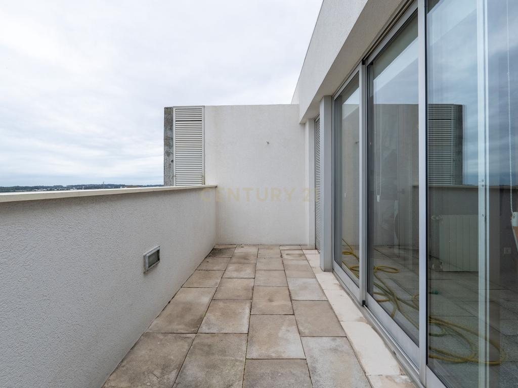 Apartamento "Cobertura" com terraço nas 3 frentes T4 (Atualmente T3 + Escritório) no Condomínio "Tílias do Atlântico" - Image 25
