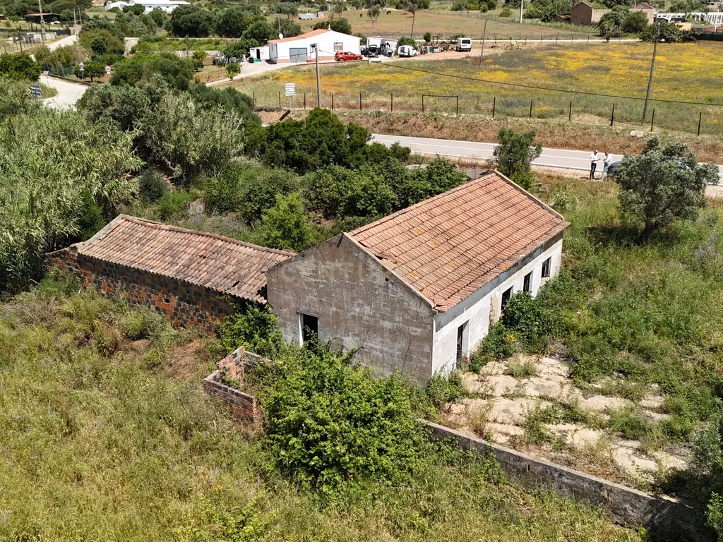 Terreno em Odiáxere, Lagos - 10600m² - Image 1