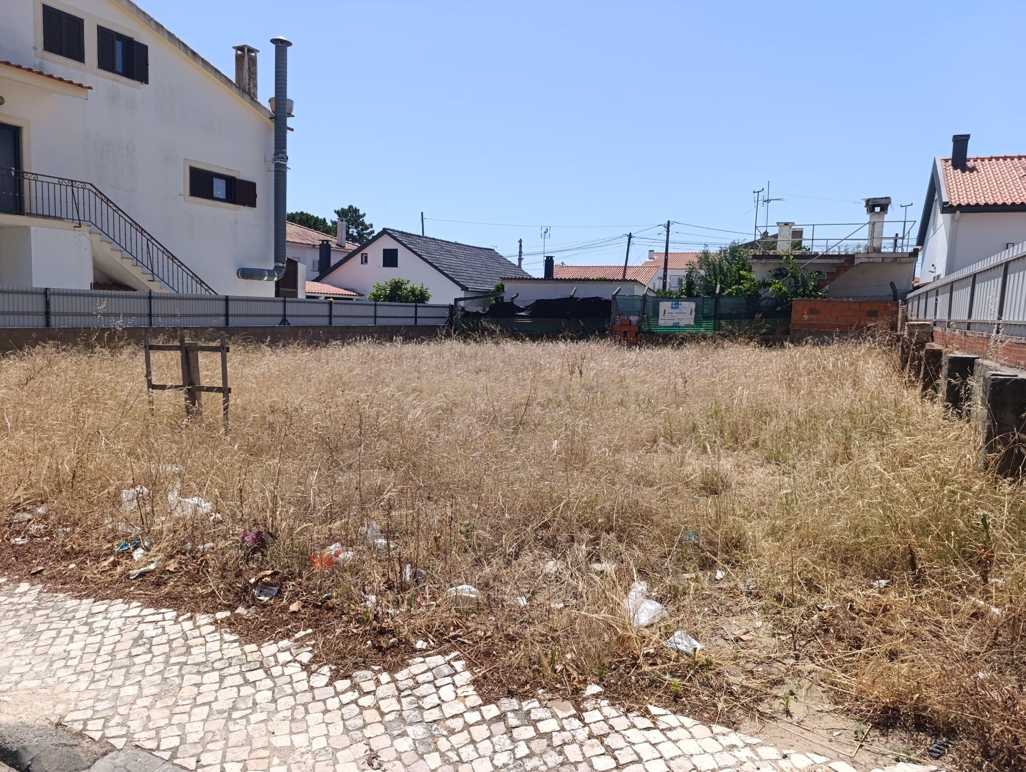 Fotografia 4 de Terreno Urbano 300m2 para Construção na Avenida dos Aliados – Quinta do Conde