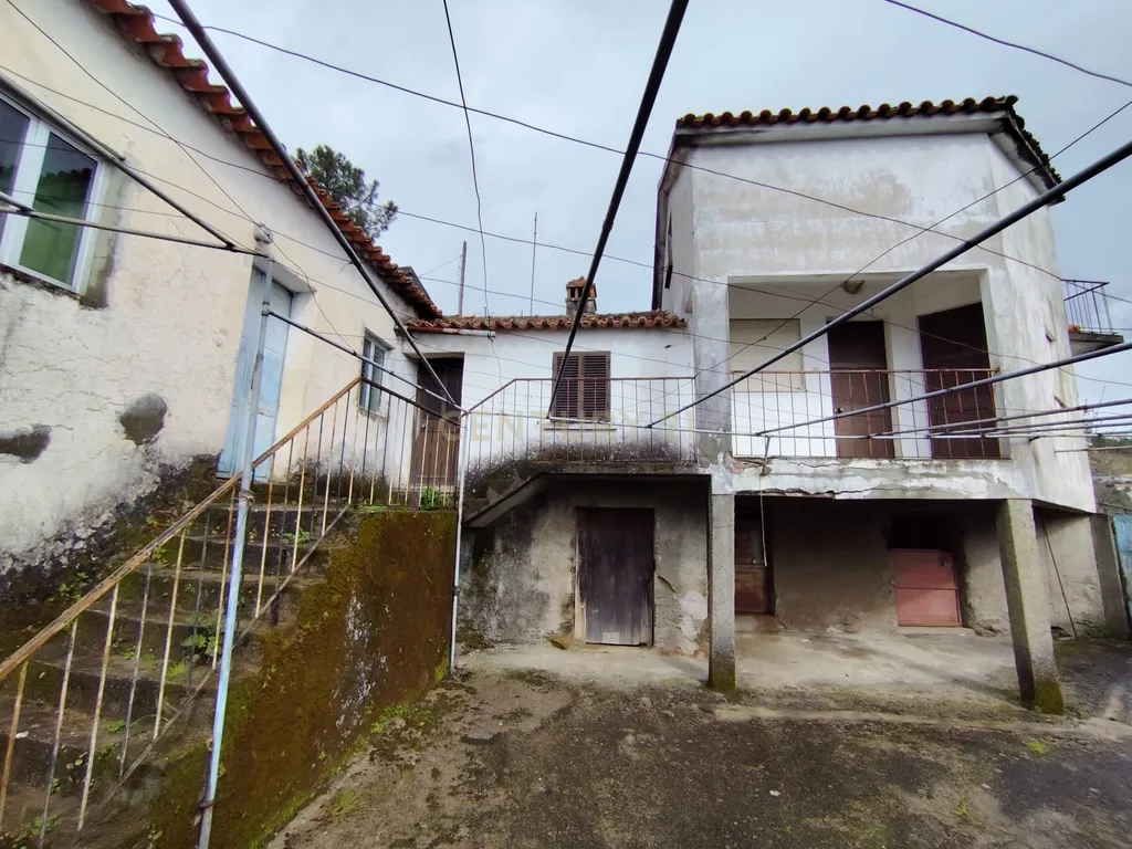Refúgio de charme na natureza – Moradia T2 com terreno em Pampilhosa da Serra - Image 1