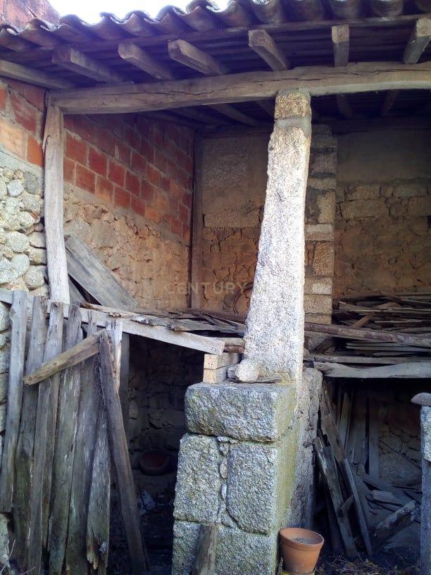 Casa p/reconstrução, Louriçal do Campo - Image 9