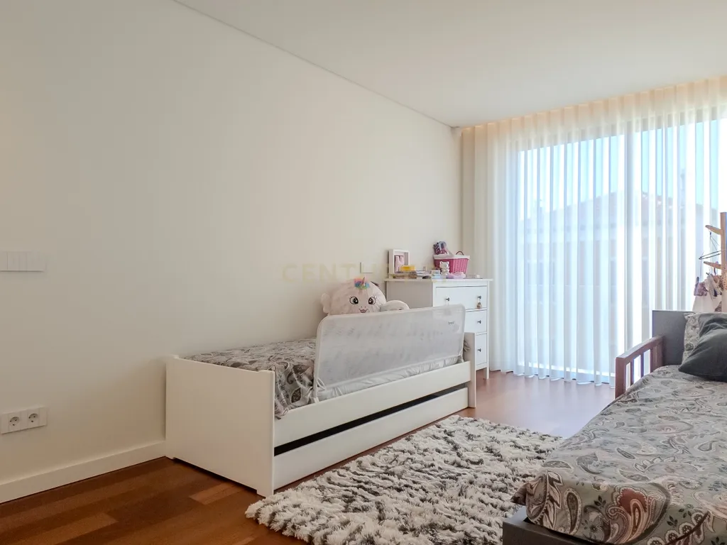 Moradia T5 de Prestígio - Matosinhos - Image 10