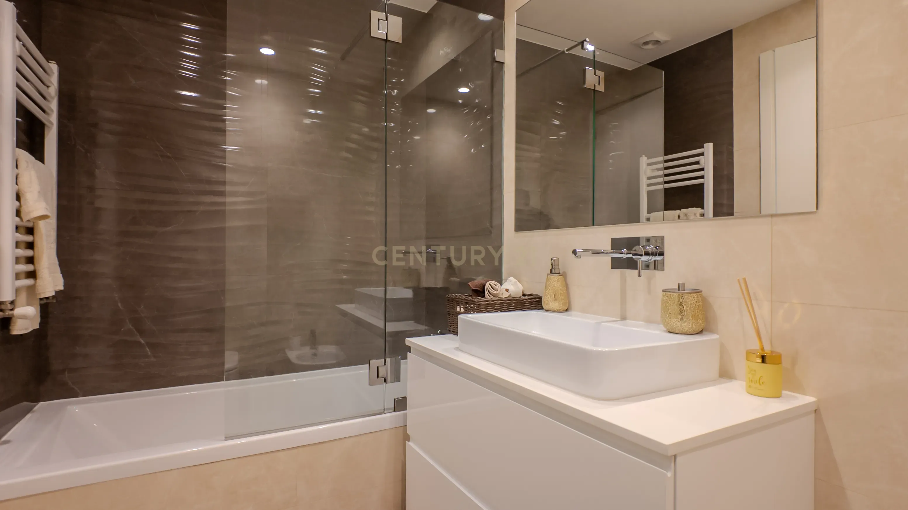 APARTAMENTO T3 MODERNO NA MADALENA VILA NOVA DE GAIA  - Image 25