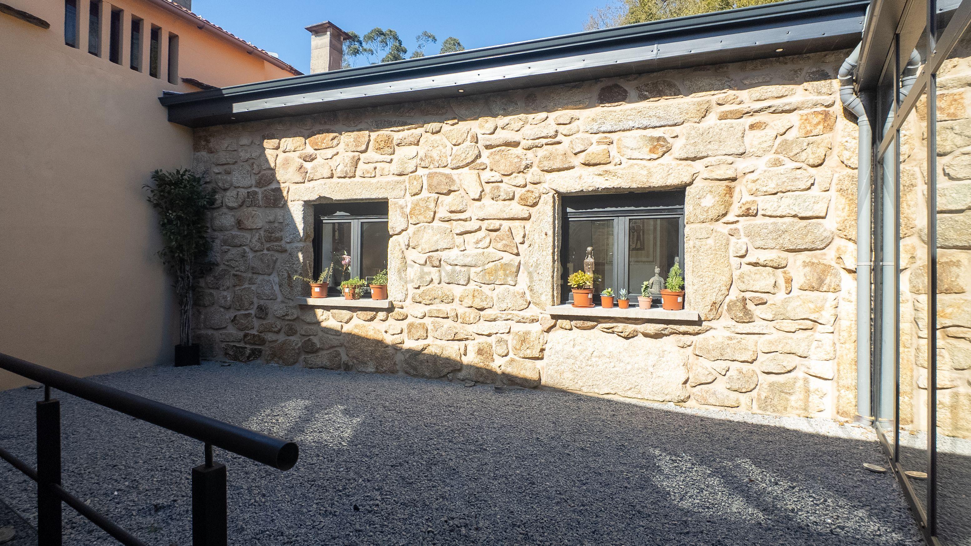 Luxuosa Moradia Nova em Sanguedo com Jardim e Garagem, 25 min Porto e 15 min Espinho - Image 26