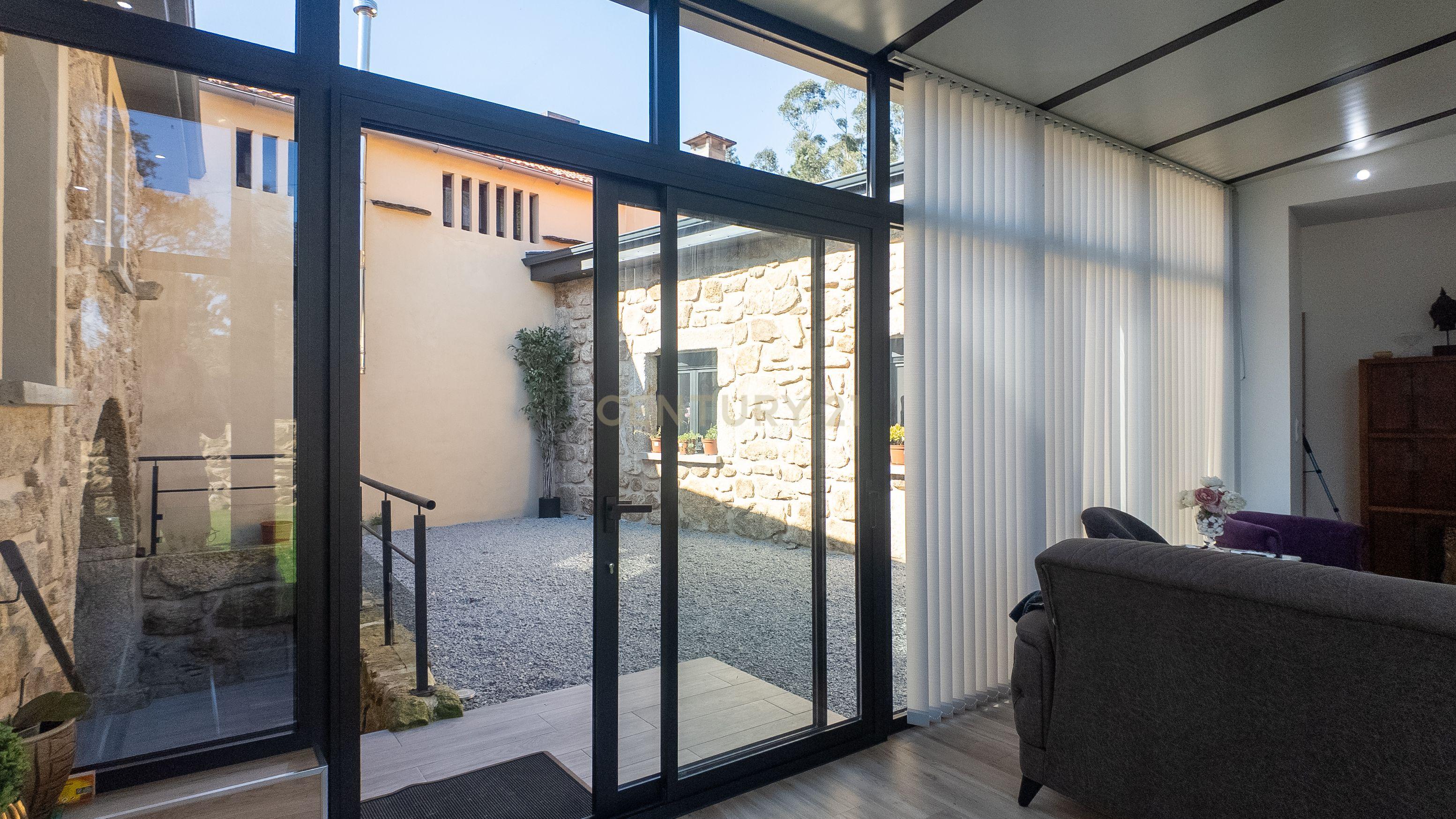 Luxuosa Moradia Nova em Sanguedo com Jardim e Garagem, 25 min Porto e 15 min Espinho - Image 22