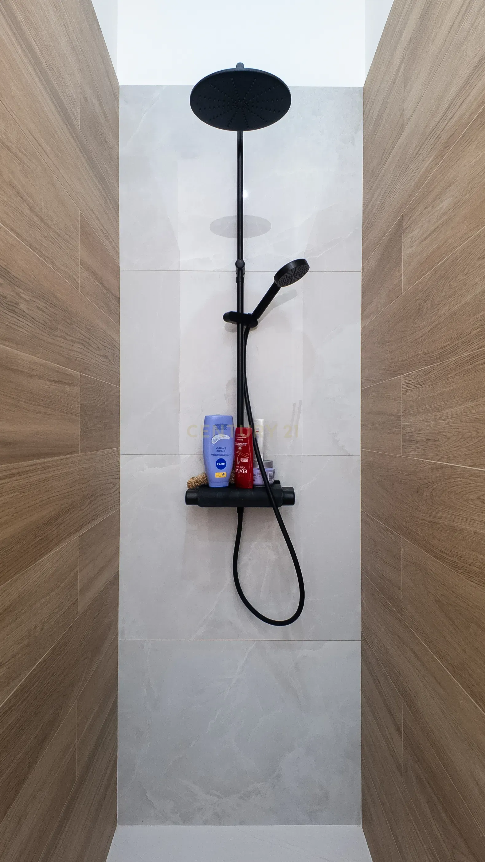 Luxuosa Moradia Nova em Sanguedo com Jardim e Garagem, 25 min Porto e 15 min Espinho - Image 30