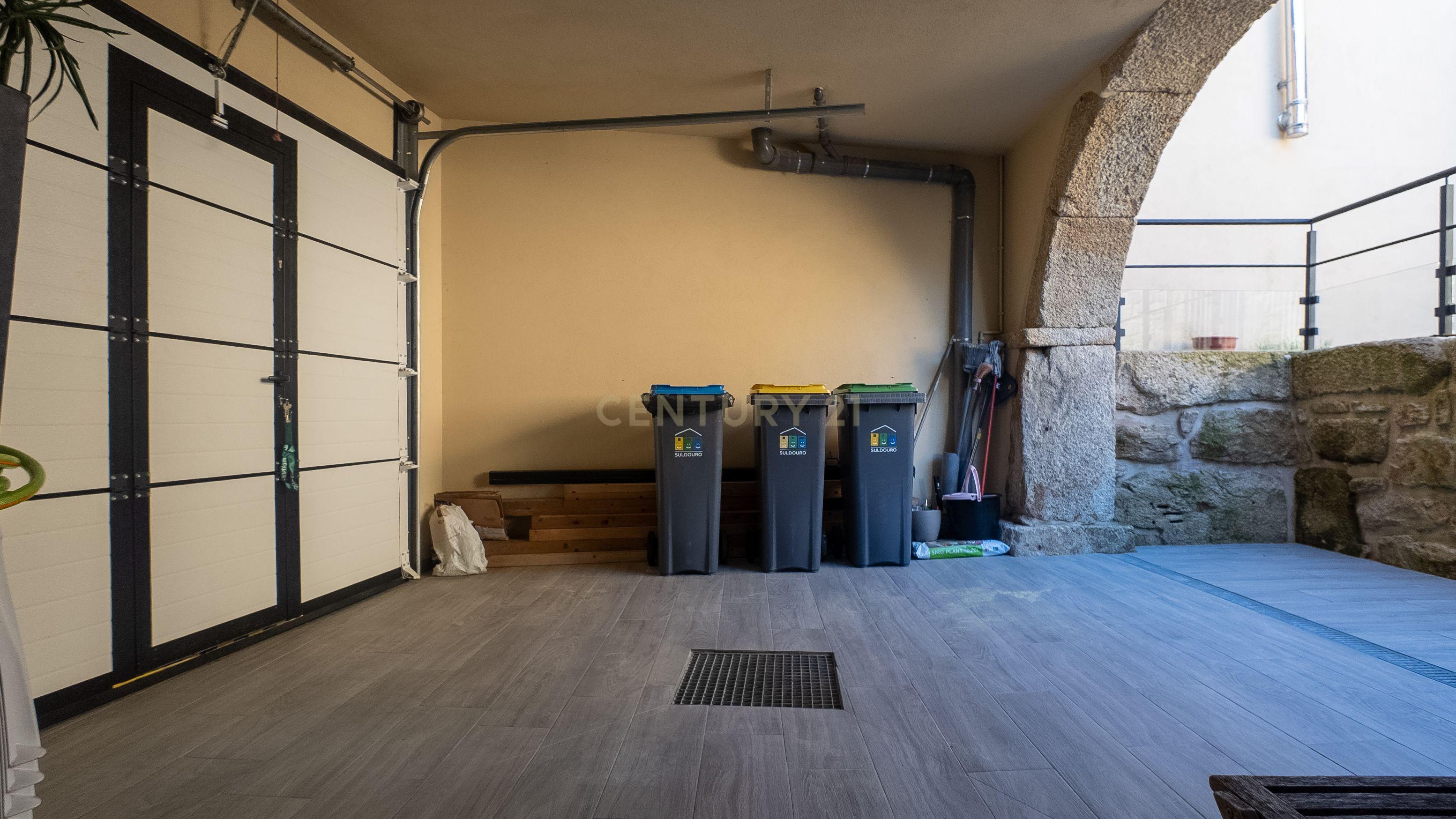 Luxuosa Moradia Nova em Sanguedo com Jardim e Garagem, 25 min Porto e 15 min Espinho - Image 44