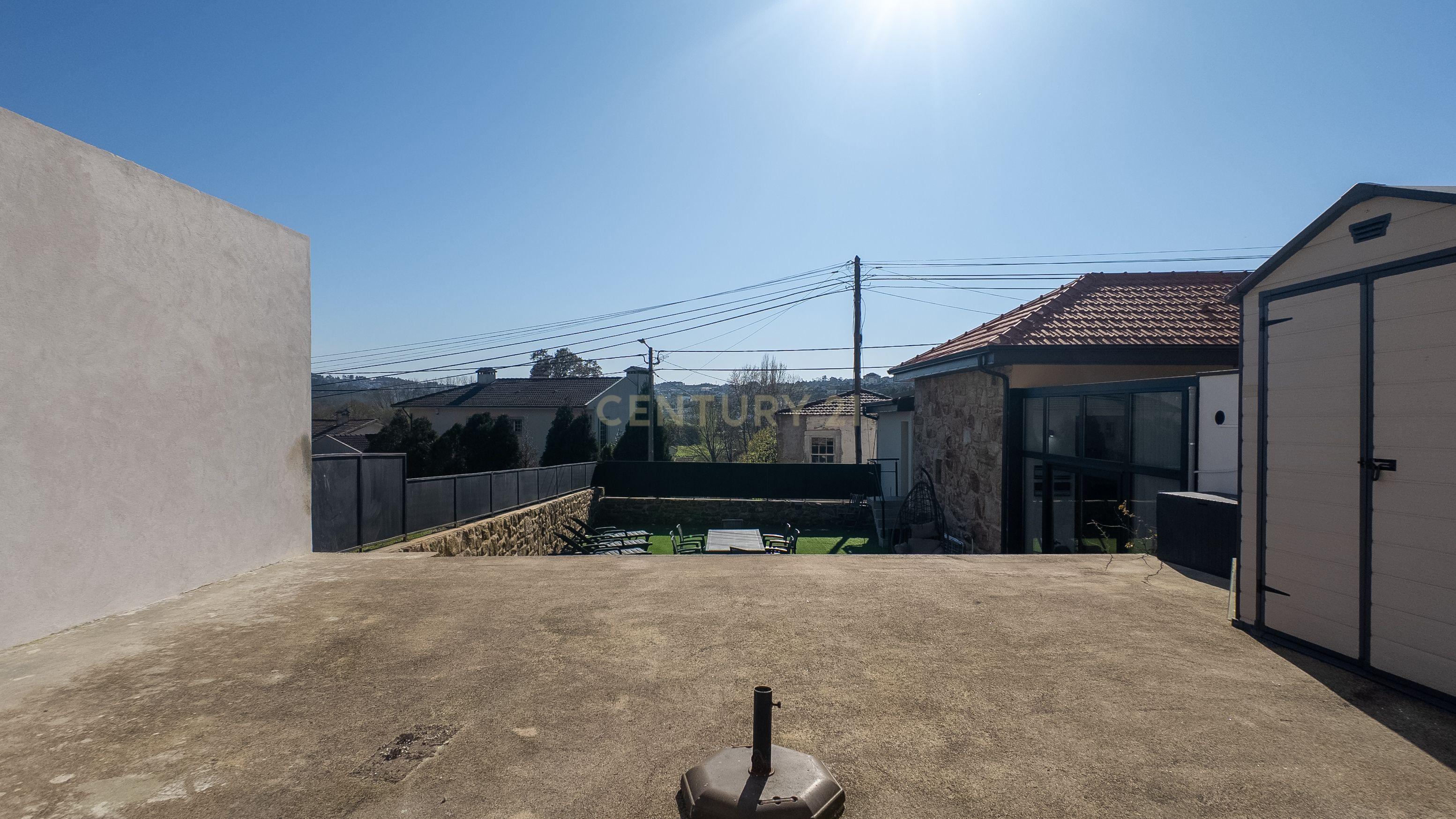 Luxuosa Moradia Nova em Sanguedo com Jardim e Garagem, 25 min Porto e 15 min Espinho - Image 45