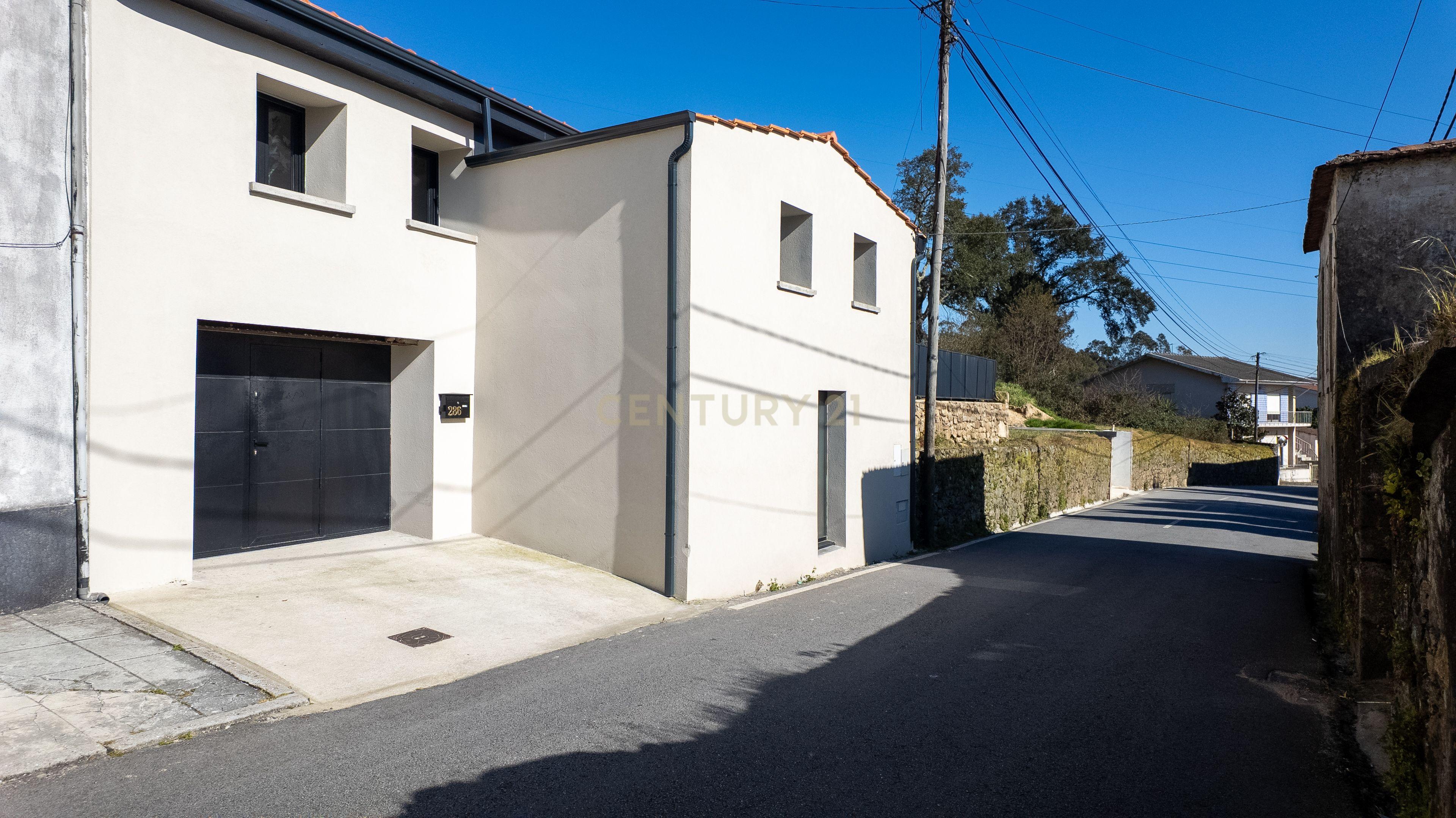 Luxuosa Moradia Nova em Sanguedo com Jardim e Garagem, 25 min Porto e 15 min Espinho - Image 48
