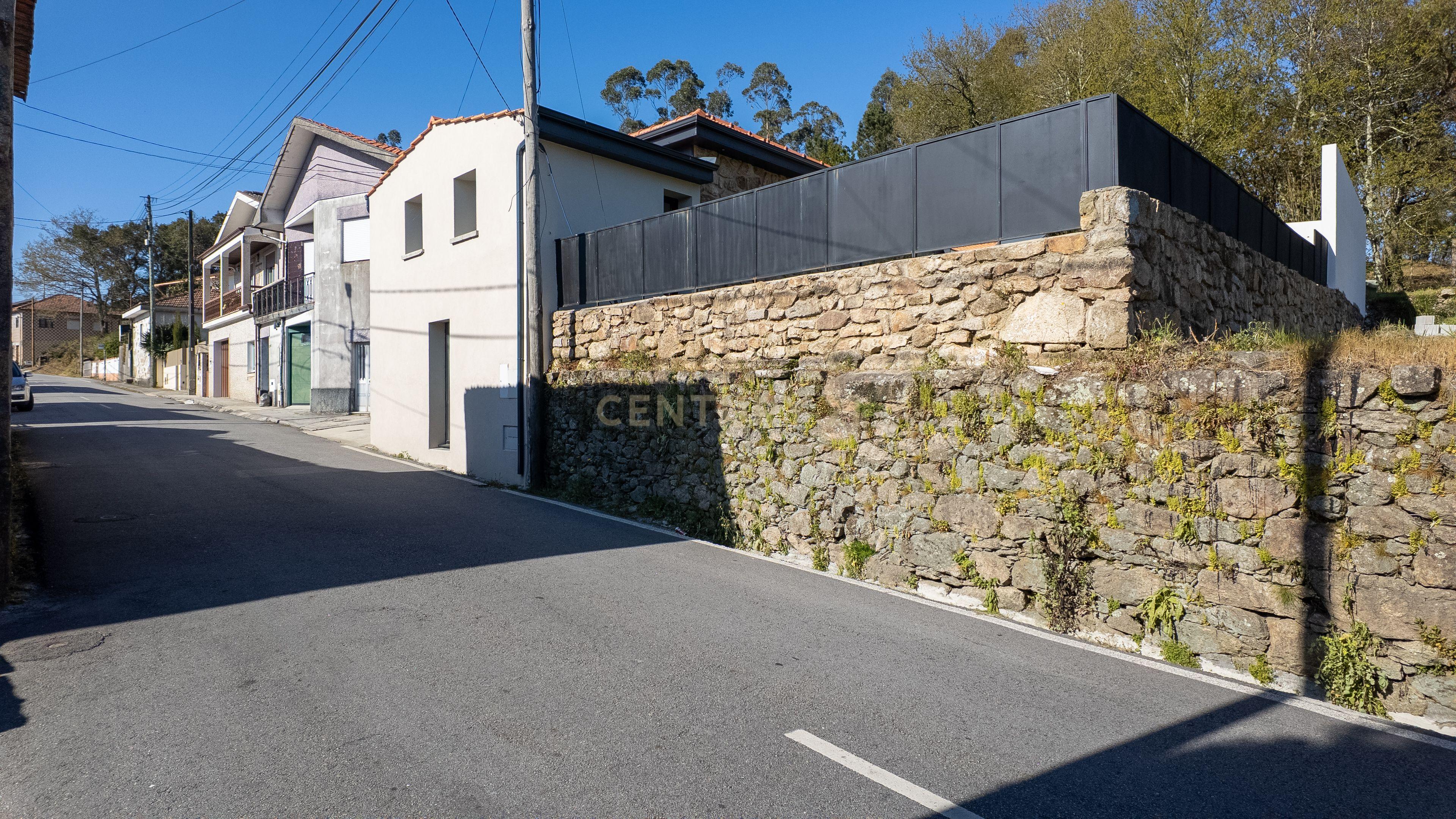 Luxuosa Moradia Nova em Sanguedo com Jardim e Garagem, 25 min Porto e 15 min Espinho - Image 49