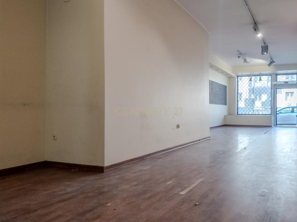Loja com 244m2 na Rua da Constituição para Venda - INVESTIDORES - Image 1