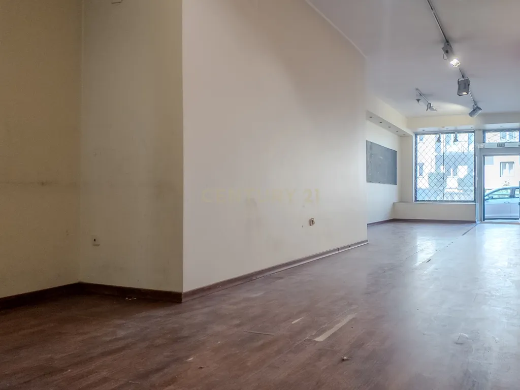 Loja com 244m2 na Rua da Constituição para Venda - INVESTIDORES - Image 1