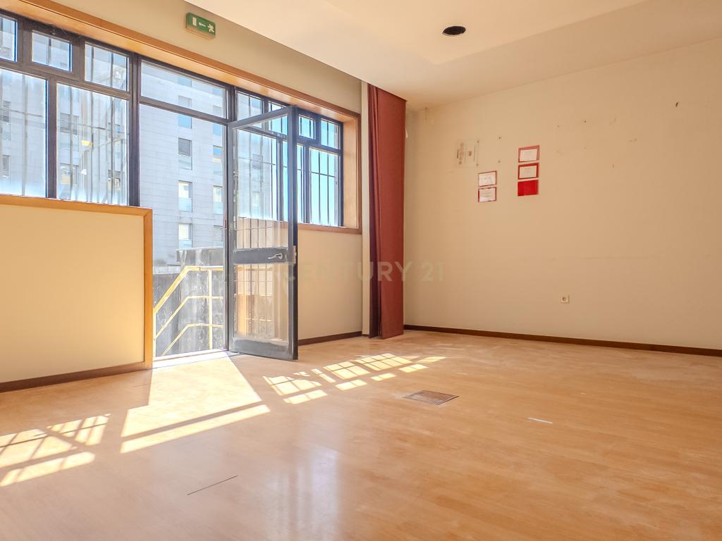 Loja com 244m2 na Rua da Constituição para Venda - INVESTIDORES - Image 7