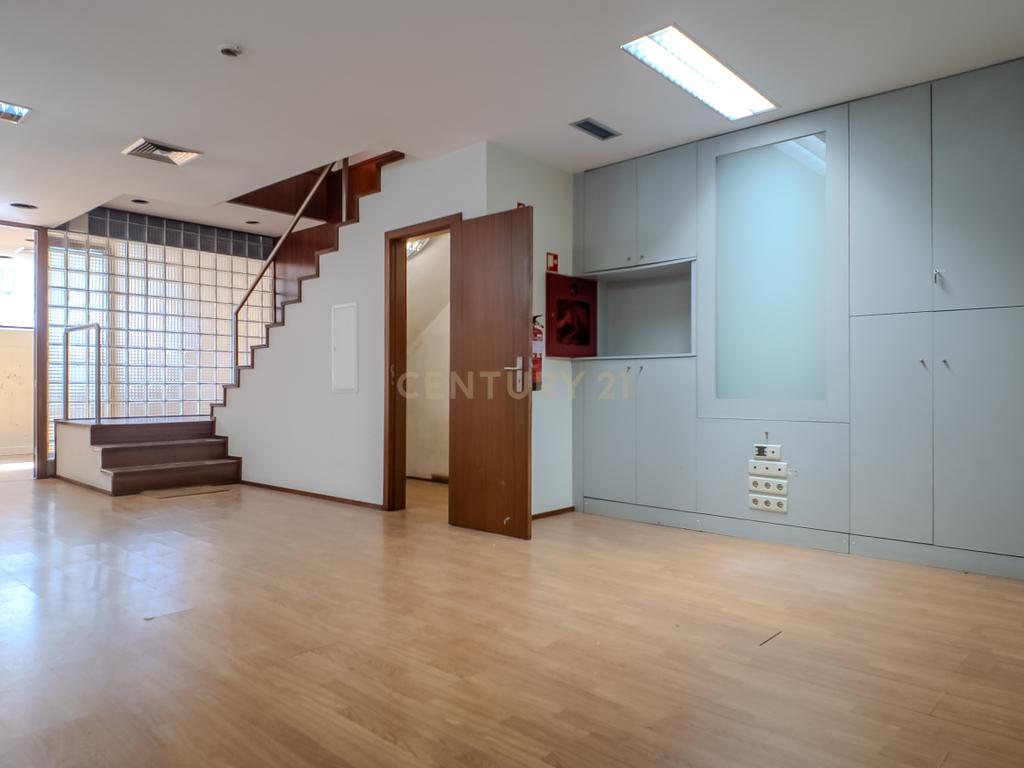 Loja com 244m2 na Rua da Constituição para Venda - INVESTIDORES - Image 8