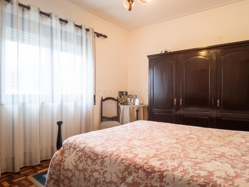 Moradia T3 c/ jardim, quintal, garagem e cave – 4 frentes em Rio Tinto, junto ao metro (ideal para famílias ou investimento). - Image 17