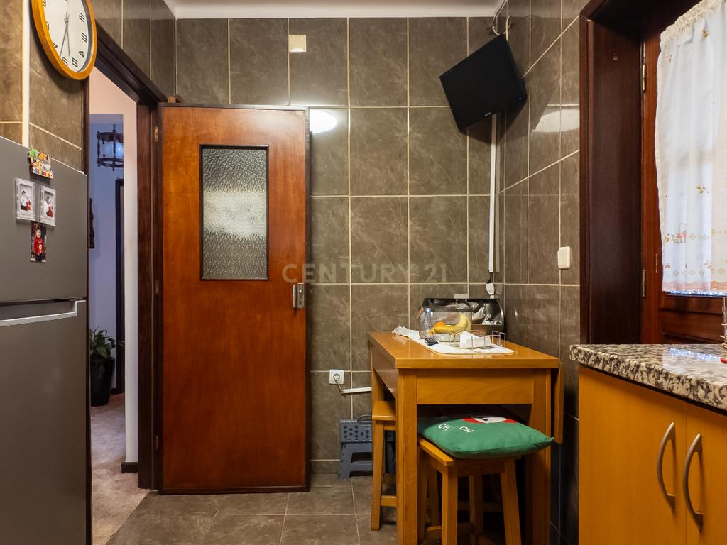 Moradia T3 c/ jardim, quintal, garagem e cave – 4 frentes em Rio Tinto, junto ao metro (ideal para famílias ou investimento). - Image 12