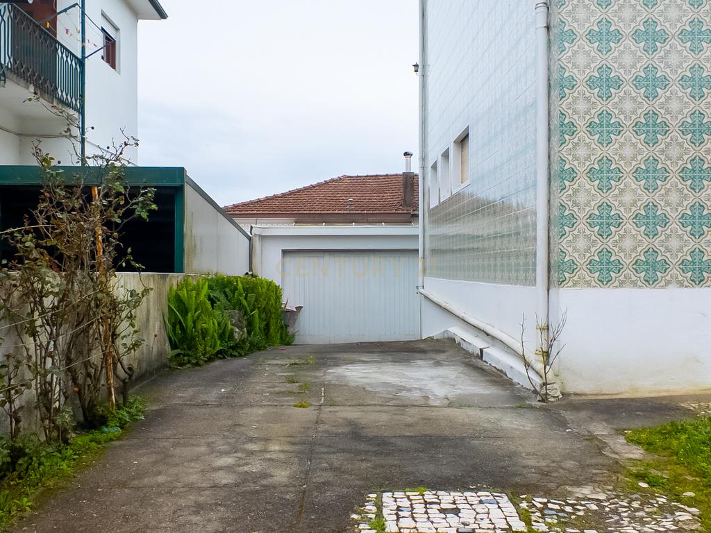 Moradia T3 c/ jardim, quintal, garagem e cave – 4 frentes em Rio Tinto, junto ao metro (ideal para famílias ou investimento). - Image 24