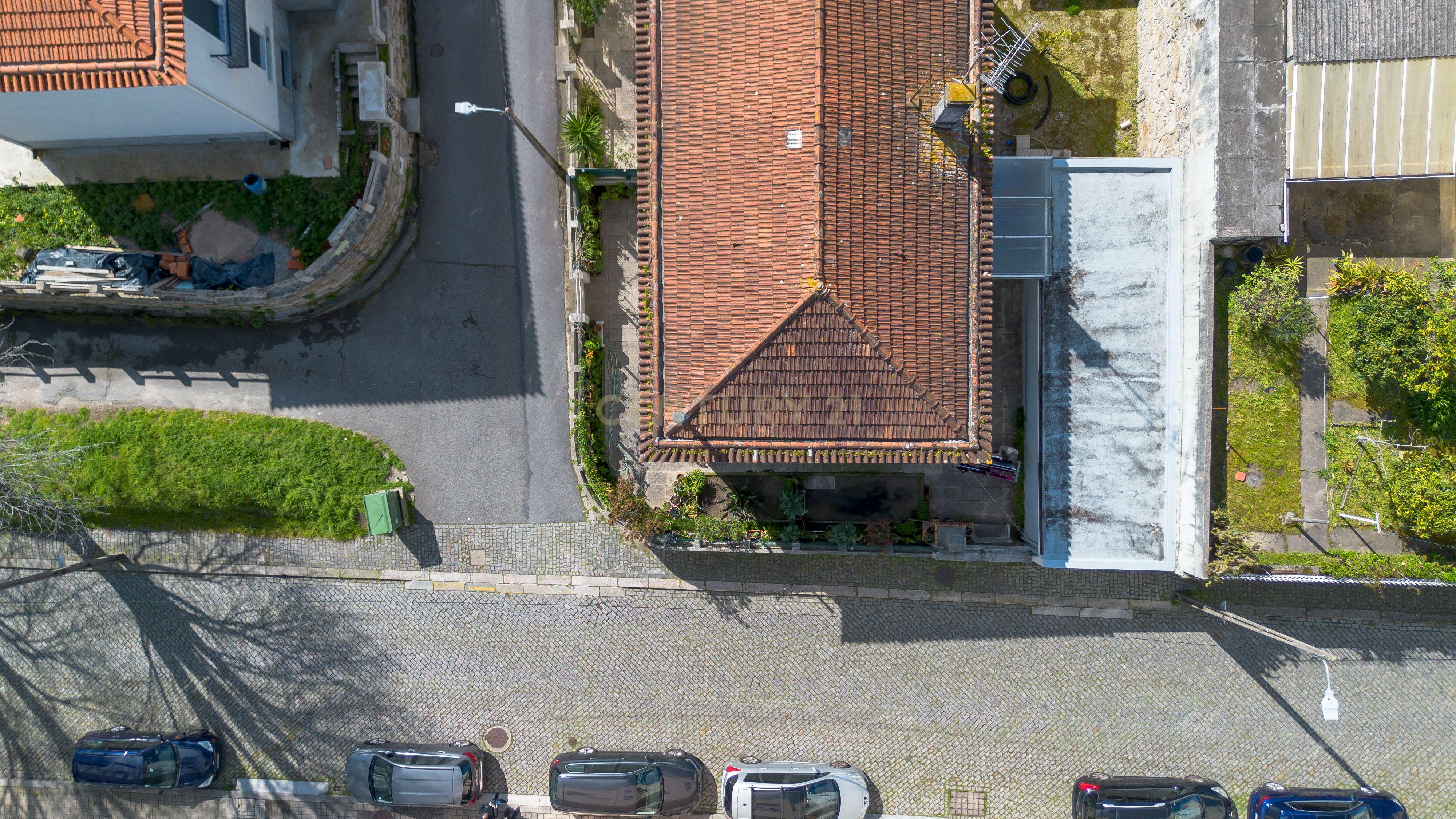 Moradia T4 com Jardim e Garagem no Porto - Image 38