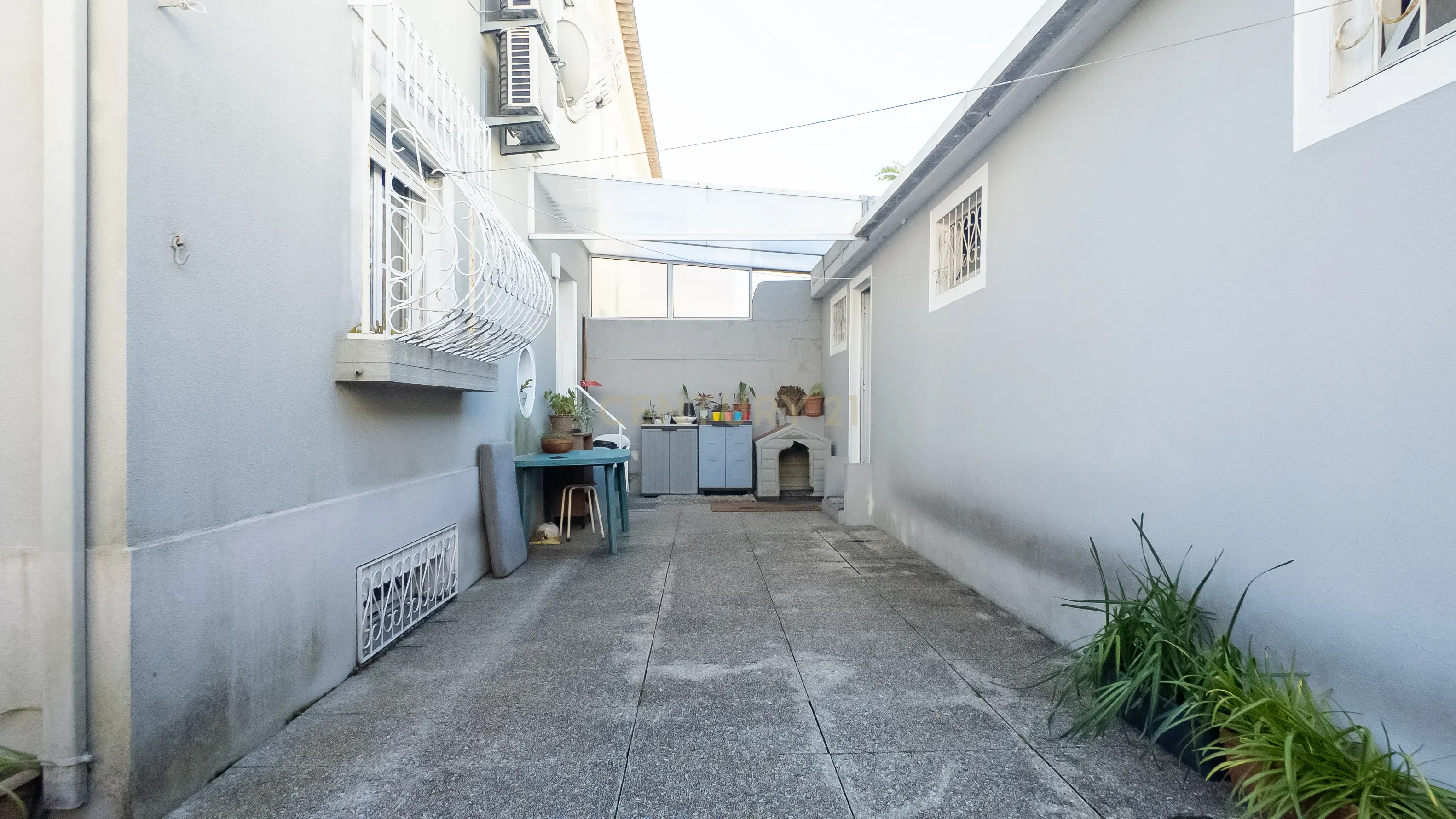 Moradia T4 com Jardim e Garagem no Porto - Image 36