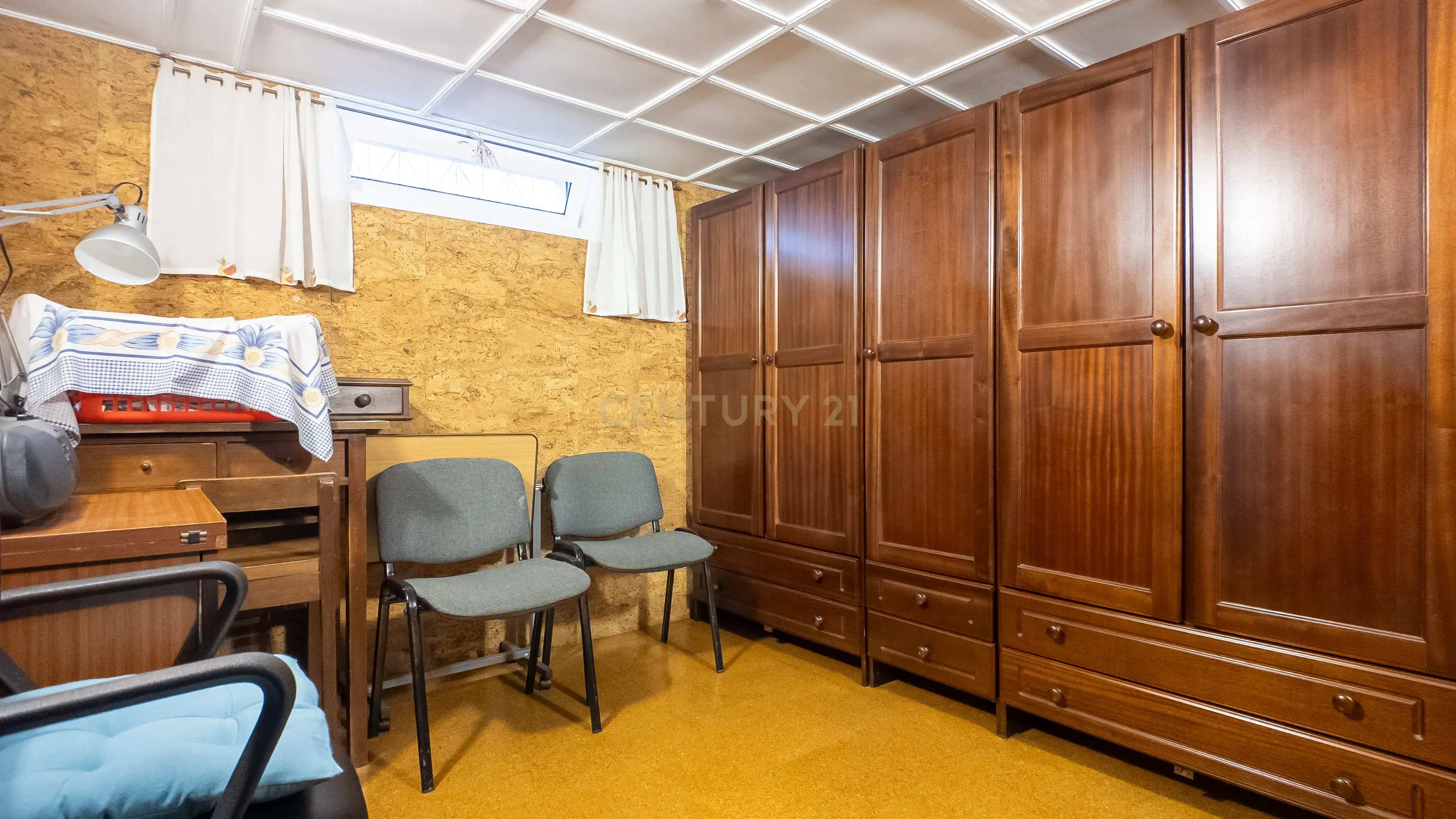Moradia T4 com Jardim e Garagem no Porto - Image 16