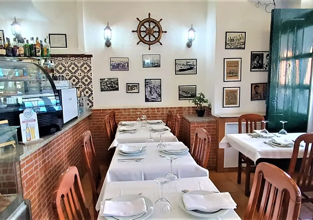 Trespasse de um conceituado restaurante "O Malcriado", com apartamento T2 associado, no centro de Matosinhos, Porto - Image 13