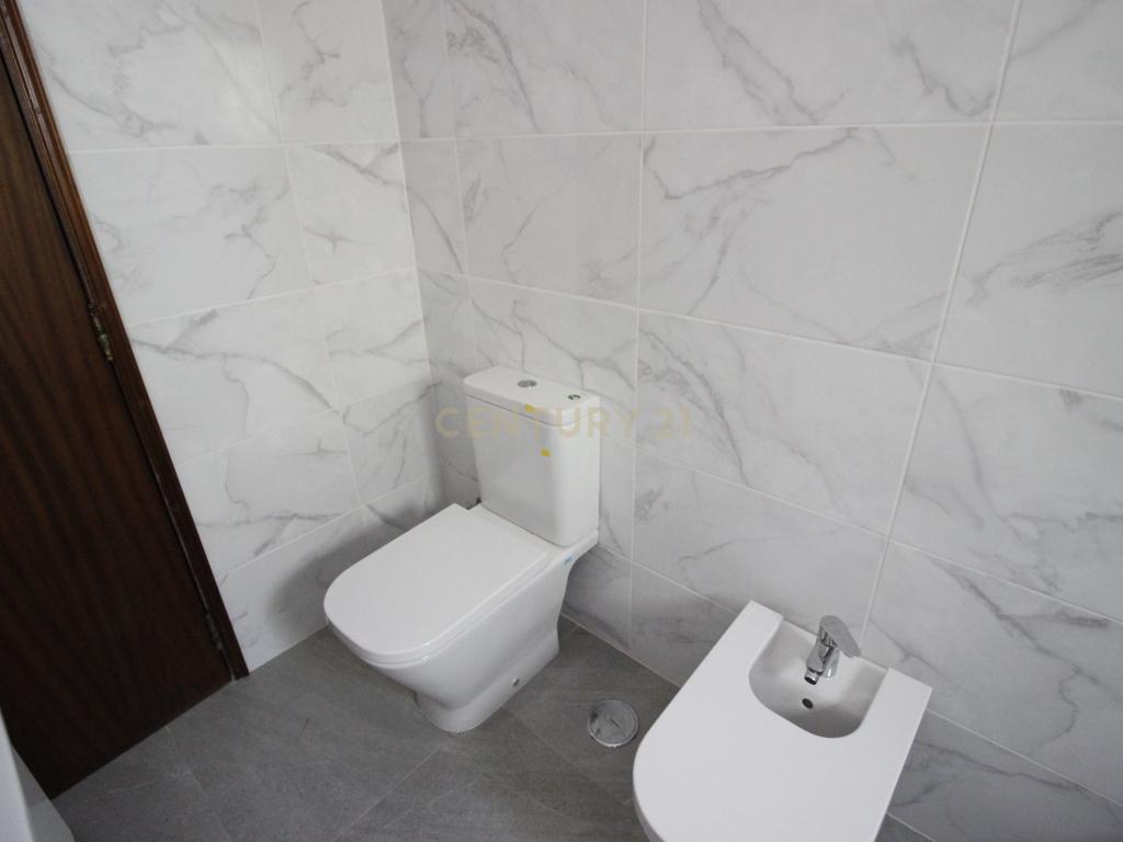 Casa Renovada com 3 Quartos e Garagem em Vendas Novas para arrendamento - Image 15